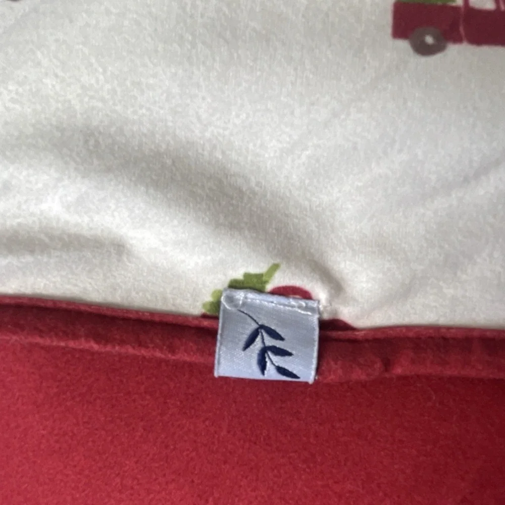 Wear Love Wash Repeat Throw Blanket Christmas Red/White Reversible 50x60
